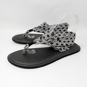 Sanuk Yoga Mat Sandals, white/black flower print, Women’s Size US 7